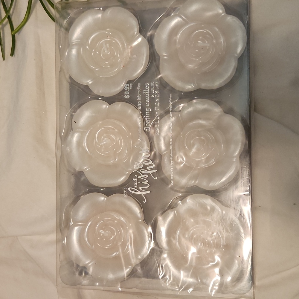 NWT FLOATING CANDLES
